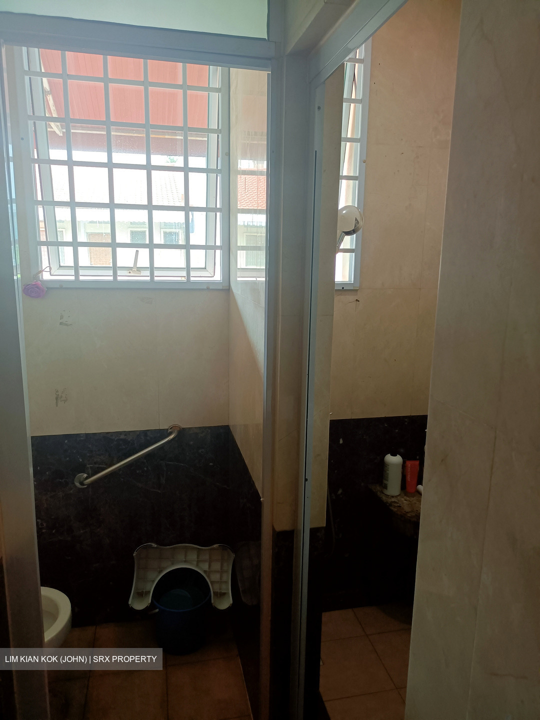 Lorong Sarina (D14), Terrace #628493071